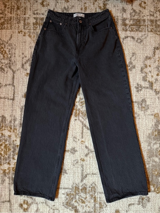 Abercrombie & Fitch Denim - Abercrombie & Fitch Curve Love The Loose High Rise Jean in black size 26